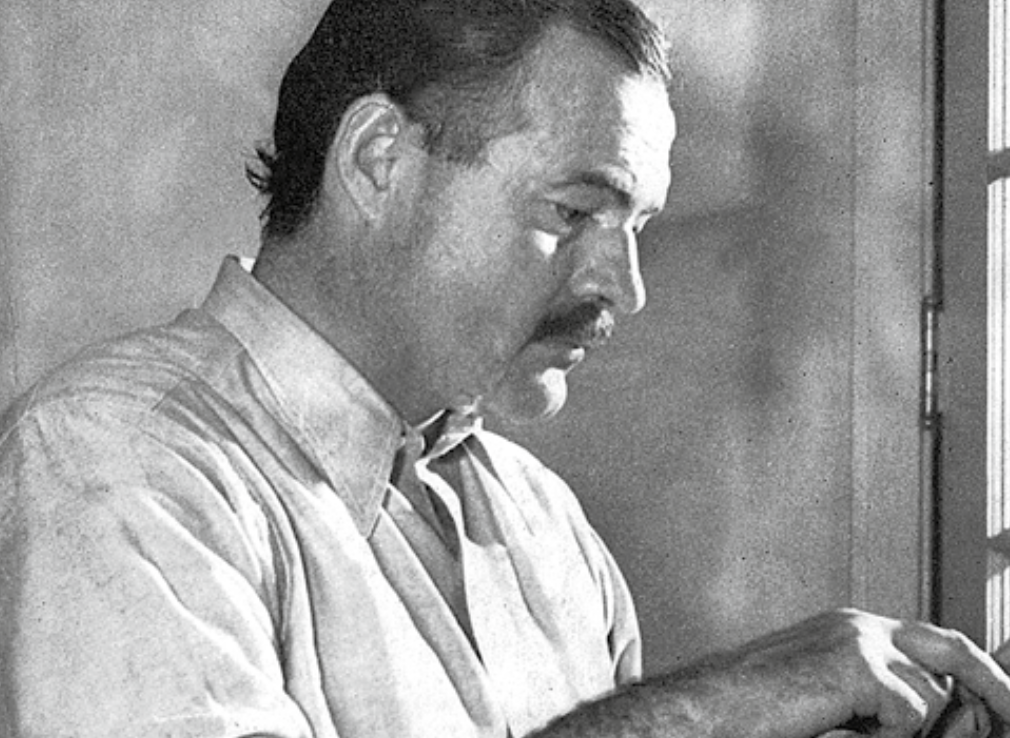 DEN GAMLE MANNEN OG HAVET - Et essay om Ernest Hemingways roman